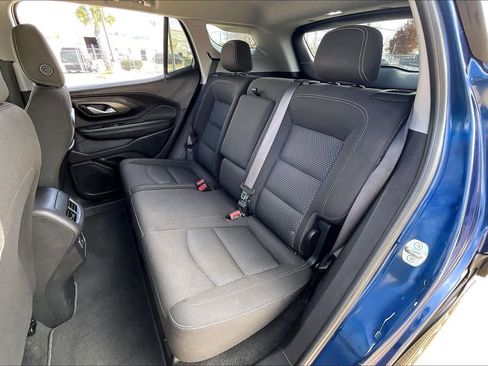 Used 2022 GMC Terrain SLE w/ Driver Convenience Package image 16