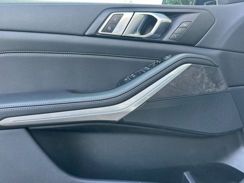 Used 2023 BMW X5 xDrive40i w/ Premium Package image 12