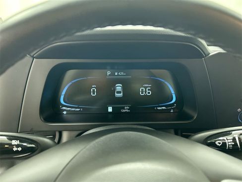 Used 2025 Hyundai Elantra Sport image 13