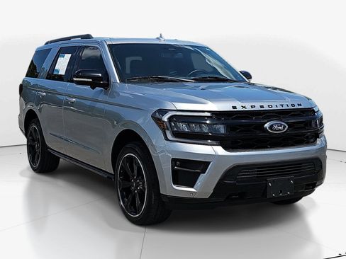Used 2023 Ford Expedition Limited AWD/4WD image 1