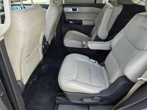 Used 2021 Ford Explorer Platinum w/ Equipment Group 601A AWD/4WD image 11