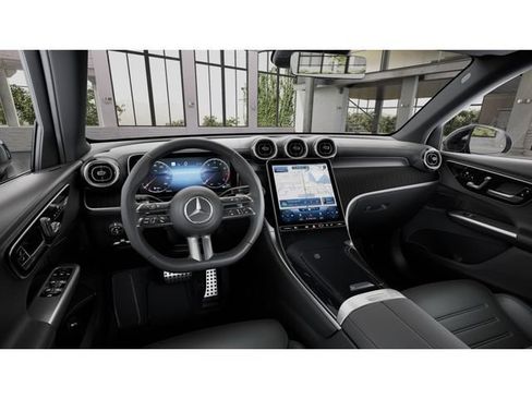 Used 2026 Mercedes-Benz GLC 300 4MATIC image 3