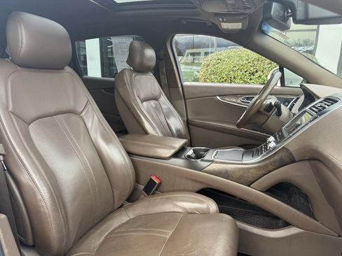 Used 2016 Lincoln MKX Reserve w/ Technology Package image 27