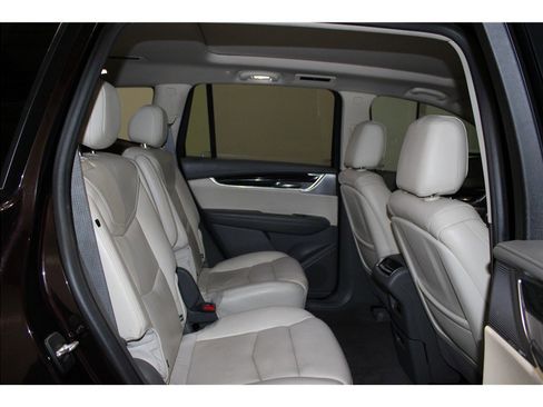 Used 2020 Cadillac XT6 Premium Luxury w/ LPO, Floor Liner Package image 24