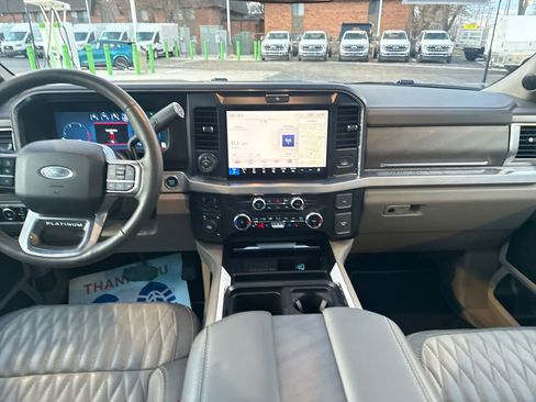 Used 2025 Ford F350 Platinum w/ Platinum Plus Package image 23