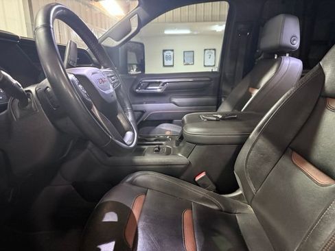 Used 2024 GMC Sierra 2500 AT4 w/ Technology Package AWD/4WD image 14