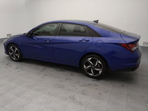 Used 2023 Hyundai Elantra SEL w/ Convenience Package image 3