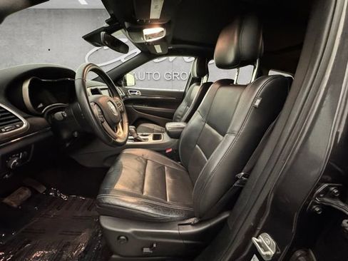 Used 2017 Jeep Grand Cherokee Limited w/ Luxury Group II image 19