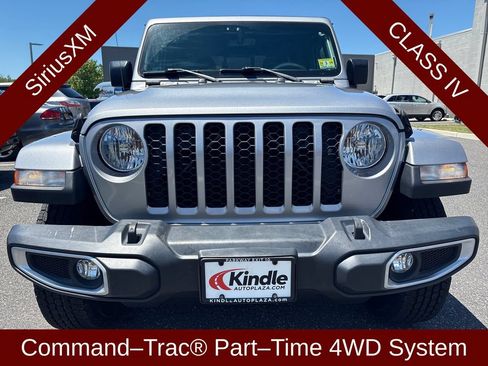 Used 2021 Jeep Gladiator Sport AWD/4WD image 2