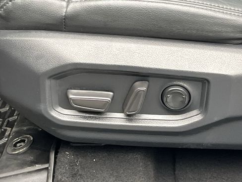 Used 2024 Toyota Tundra Limited image 12