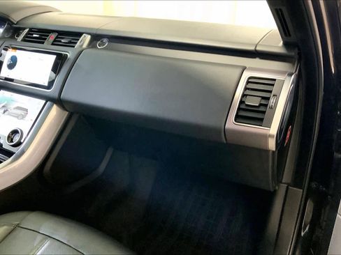 Used 2018 Land Rover Range Rover Sport HSE image 18