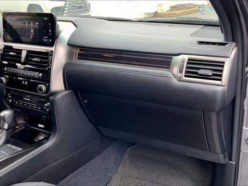 Used 2022 Lexus GX 460 Premium w/ Premium Package image 18