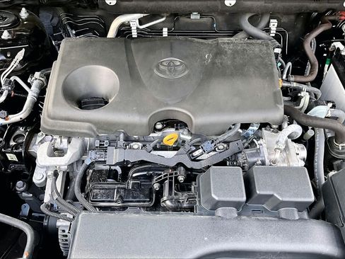 Used 2025 Toyota RAV4 XLE AWD/4WD image 33