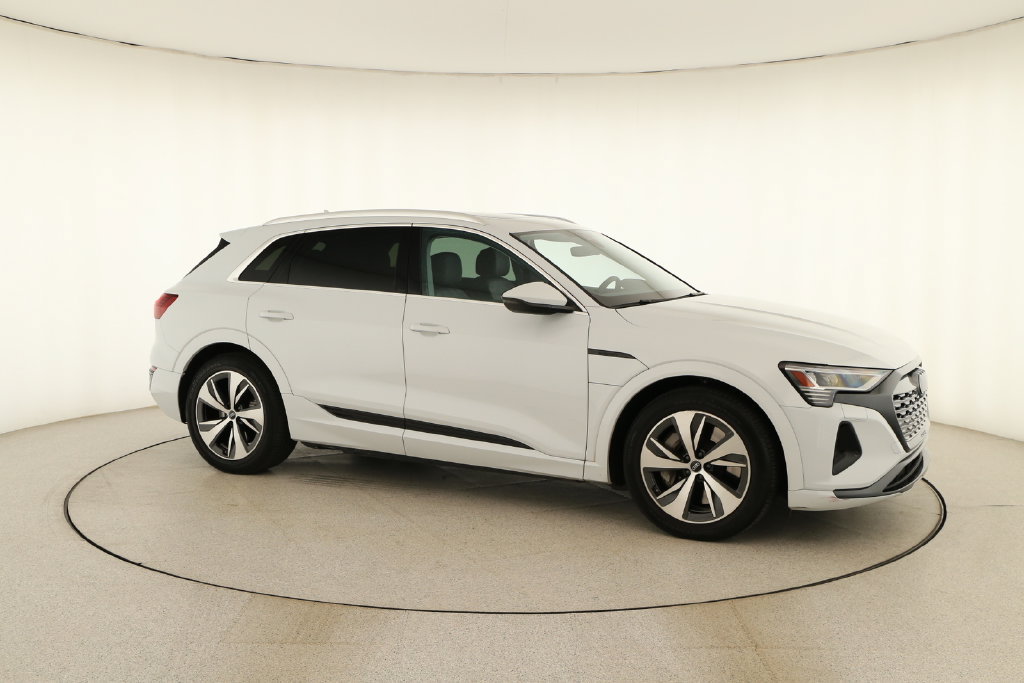 Certified 2024 Audi Q8 e-tron Premium AWD/4WD image 9