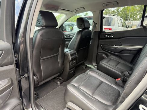 Used 2018 GMC Acadia SLT FWD image 9