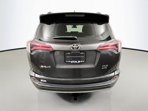 Used 2018 Toyota RAV4 XLE AWD/4WD image 6