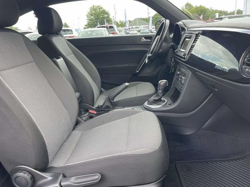 Used 2018 Volkswagen Beetle 2.0T S FWD image 8