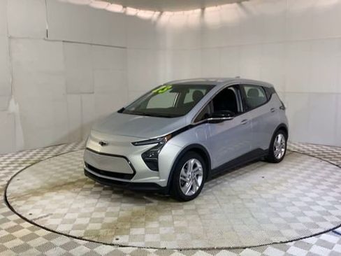Used 2023 Chevrolet Bolt LT image 4