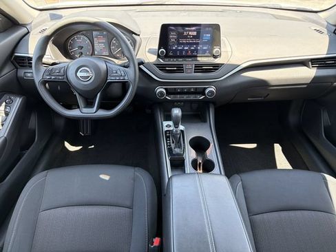 Used 2025 Nissan Altima 2.5 S FWD image 13
