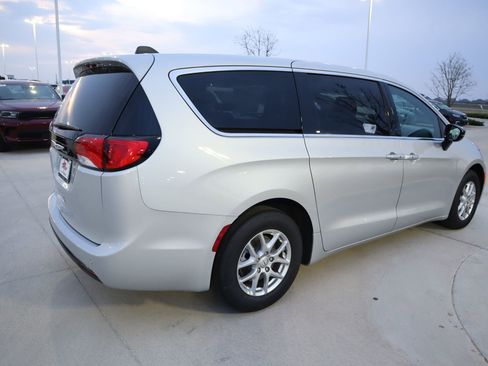 New 2026 Chrysler Voyager LX FWD image 22