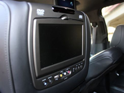 Used 2016 Cadillac Escalade Platinum AWD/4WD image 21