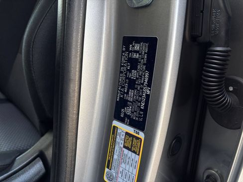 Used 2025 Kia Soul LX w/ LX Technology Package FWD image 27