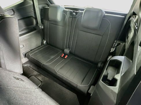 Used 2023 Volkswagen Tiguan SE R-Line FWD image 30