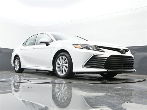 Used 2023 Toyota Camry LE image 23