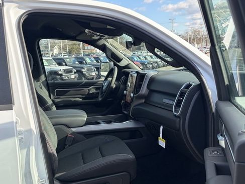 New 2026 RAM 1500 4x4 Crew Cab image 29