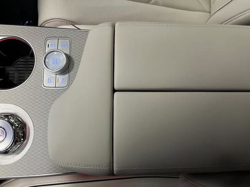 Used 2025 Genesis GV80 3.5T Prestige image 22