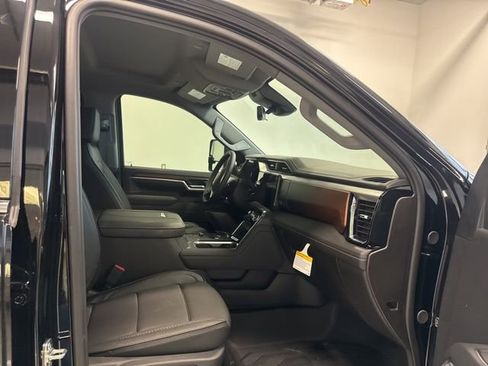 New 2026 GMC Sierra 3500 Denali w/ Technology Package image 31