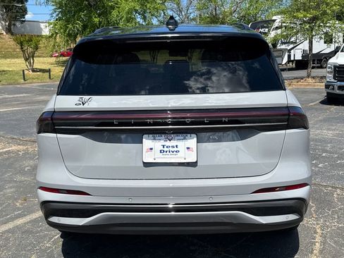 New 2026 Lincoln Nautilus Reserve image 6