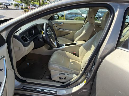 Used 2014 Volvo S60 T5 FWD image 17