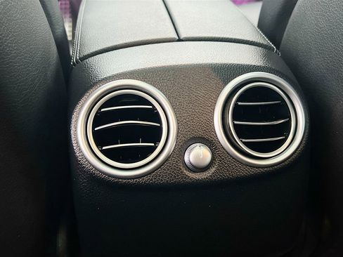 Used 2022 Mercedes-Benz GLC 300 image 30