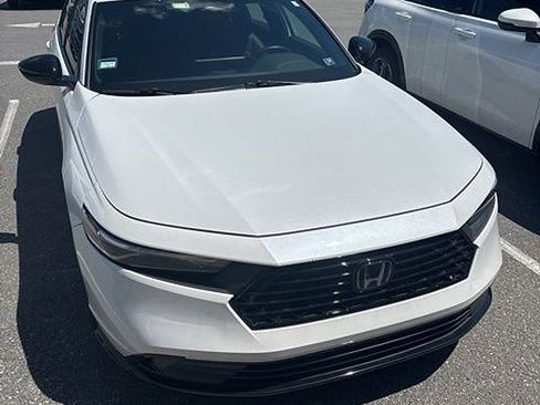 Used 2023 Honda Accord Sport image 4