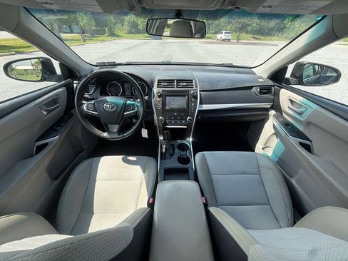 Used 2017 Toyota Camry SE FWD image 16