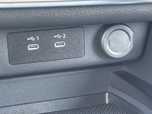 Used 2025 Nissan Rogue SV FWD image 17