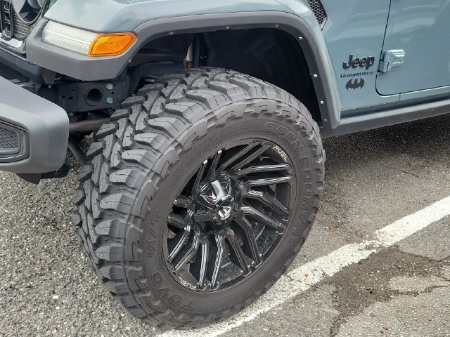 Used 2024 Jeep Gladiator Sport AWD/4WD image 5