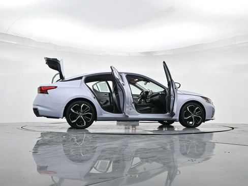 Used 2023 Nissan Altima 2.5 SR image 49