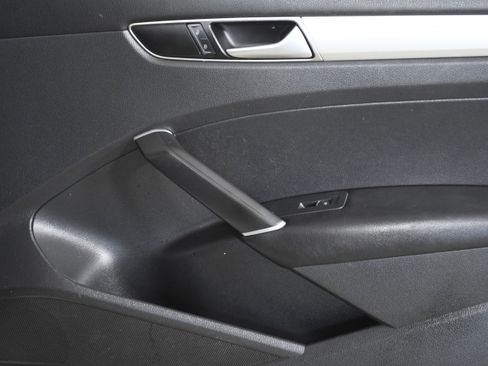 Used 2016 Volkswagen Passat 1.8T S image 28