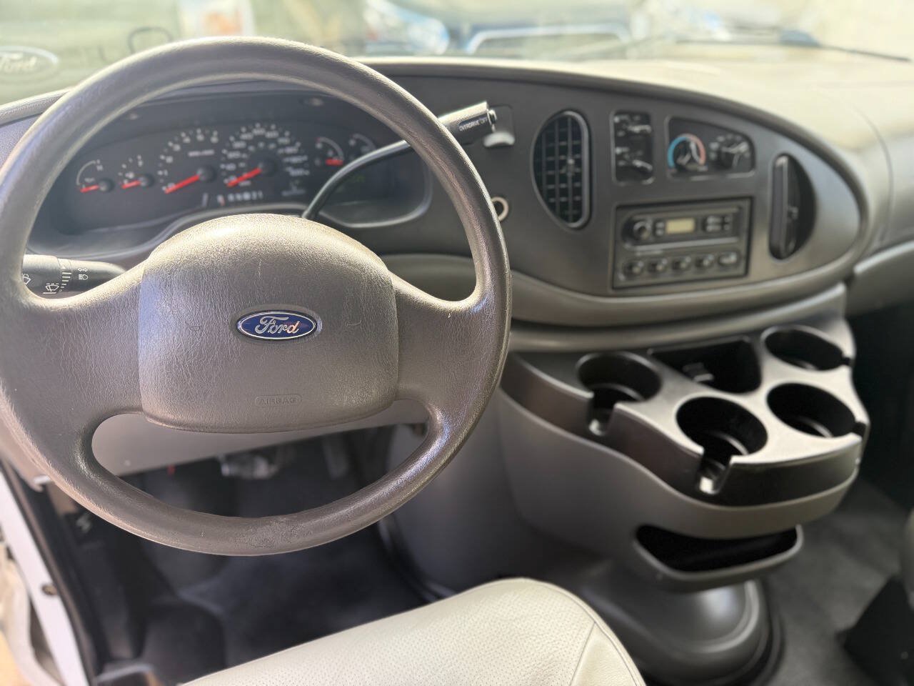 Used 2006 Ford E-350 and Econoline 350 XL RWD image 22