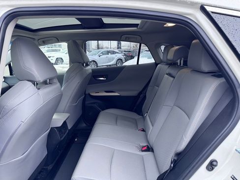 Used 2021 Toyota Venza image 19