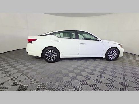 Used 2024 Nissan Altima 2.5 SV w/ SV Premium Package FWD image 35