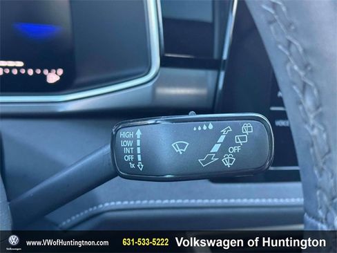 Certified 2025 Volkswagen Taos SE w/ Taos Adventure Package (SXB) image 25