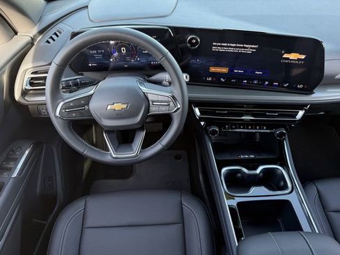 New 2026 Chevrolet Traverse LT image 11