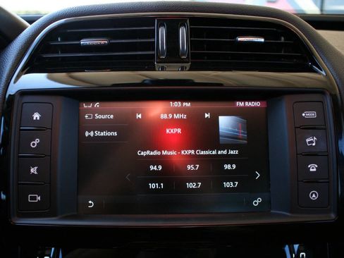 Used 2017 Jaguar XE Premium AWD/4WD image 19
