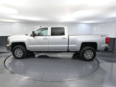 Used 2019 Chevrolet Silverado 3500 LT w/ LT Convenience Package AWD/4WD image 9