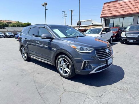 Used 2017 Hyundai Santa Fe Limited w/ Cargo Package FWD image 8