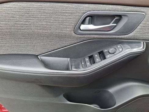 Used 2023 Nissan Rogue SV FWD image 10