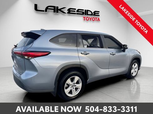 Used 2023 Toyota Highlander LE image 6